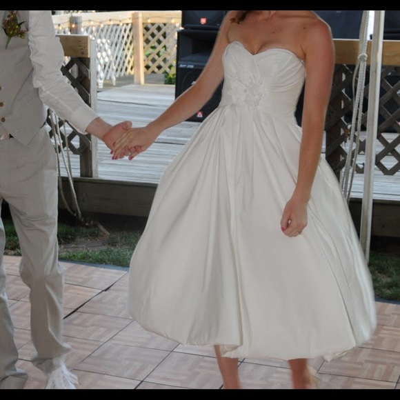 Vintage style Retro Tea Length Wedding Dress - Picture 3 of 8